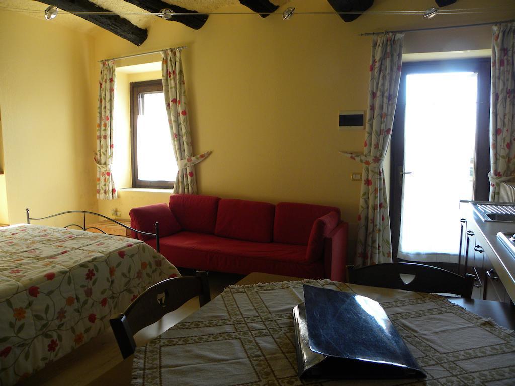 Agriturismo Fano'S Farm Suno Exterior photo